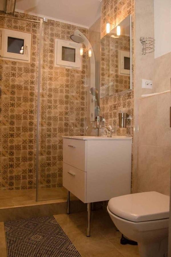 Colonial Touch Apartament Braşov Eksteriør billede